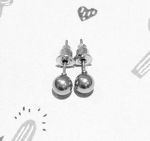Stainless steel ball stud earrings